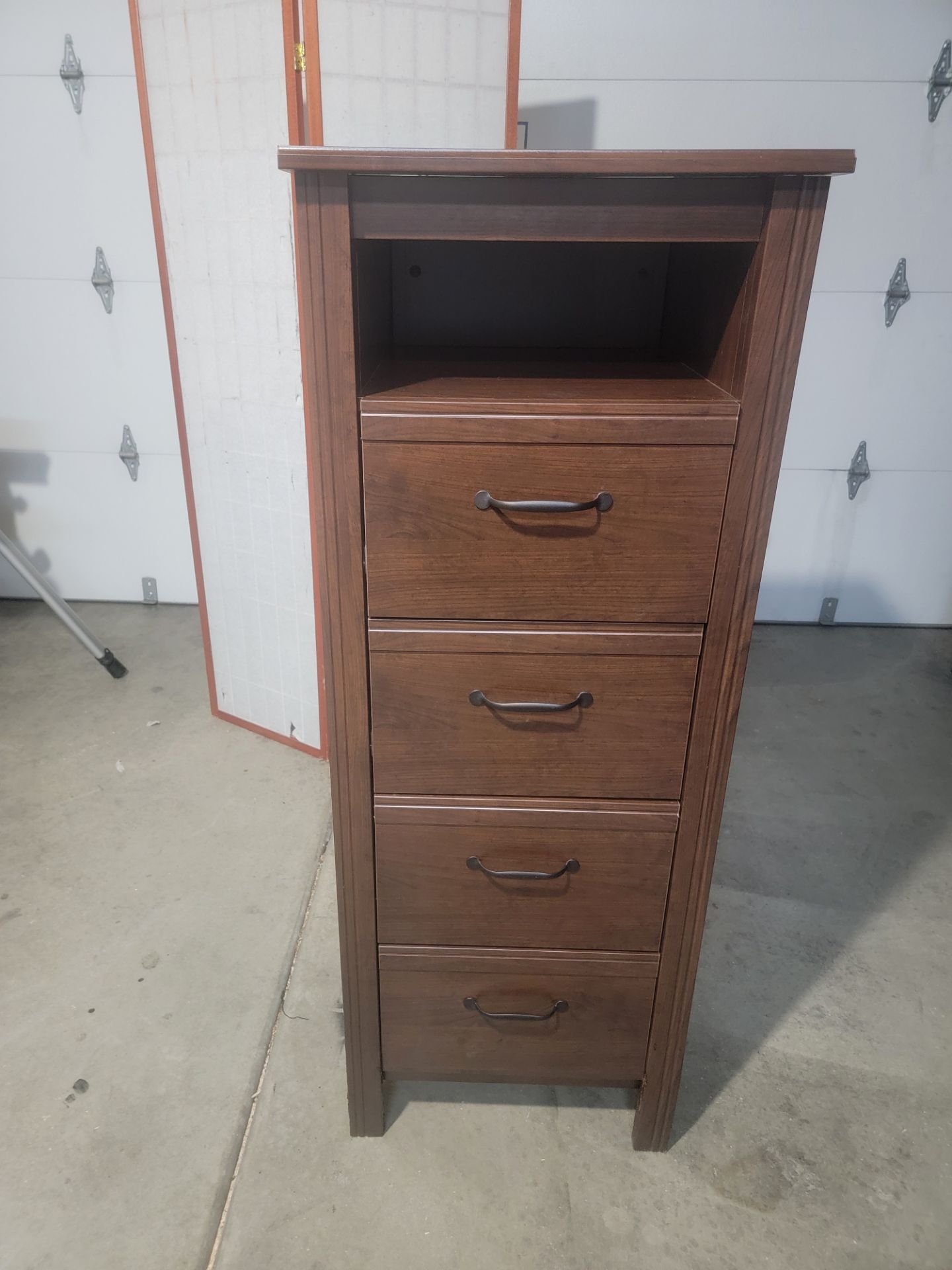 Tall cabinet 4 drawers
