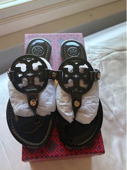 Size 7.5 Tory Sandal Classic