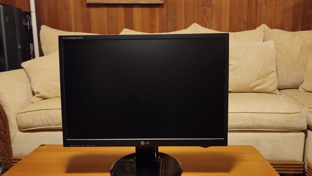 LG L226WTQ 22" Monitor