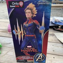 Captain Marvel Figure