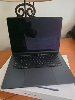 2024 MacBook Air M3 15 Inch - 16GB RAM With
512Gb Storage