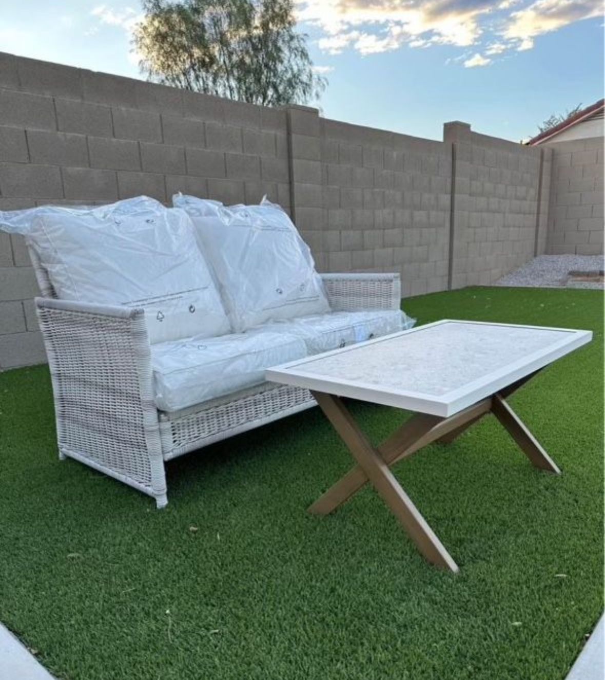 Better Homes Loveseat And Coffee Table New