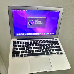 FIRM PRICE - MacBook Air 2015 11” • Low Battery Cycles • Original Charger • Great Condition