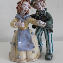 LLADRO Retired figuring Village Dancing Couple Austria Wien pottery