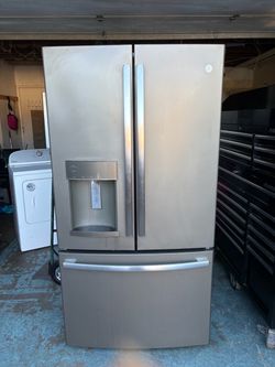 Ge refrigerator like new