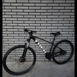 Trek  Mountain Bike  Size Adult  Small Hydraulic Disc Brakes  Multiple Speeds  