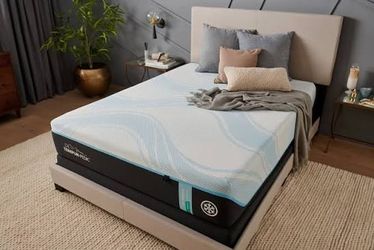 Barely Used Queen Tempur-Breeze (worth 4.5k new) + Free Frame - $1,200 (Austin)