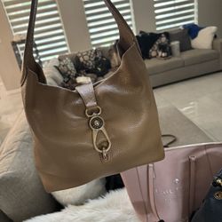 Dooney And Bourke 
