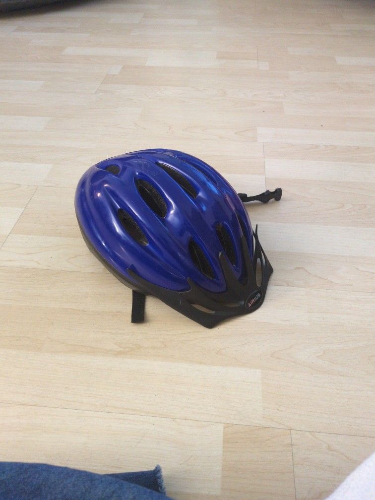 Airius V10 Blue Bicycle Helmet S/M