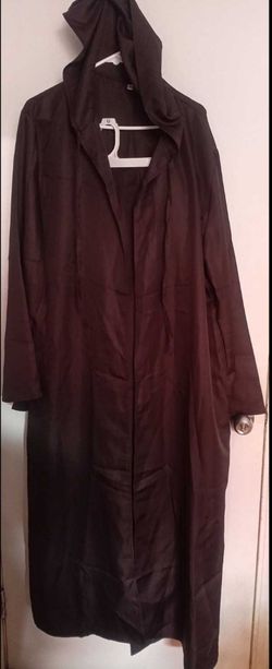 Brand new 🎃 Halloween 👻 men's brown cape with hood and brown pants costume size 2XL