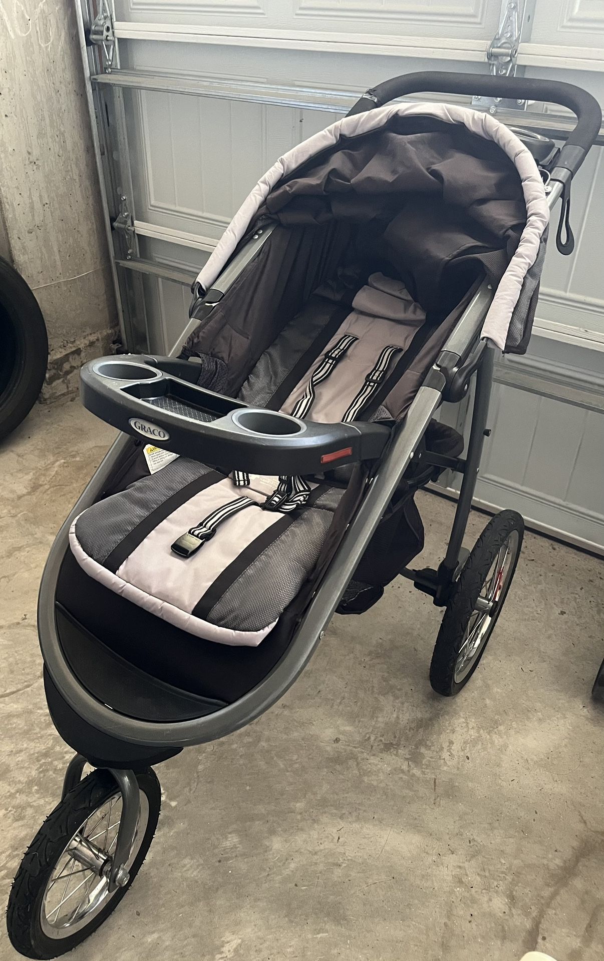 Stroller -3 Wheel Graco 