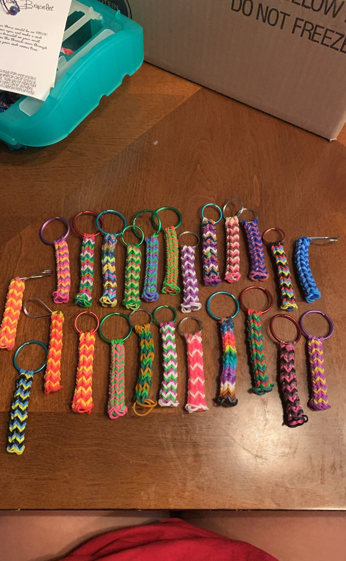 24 rainbow loom keychains