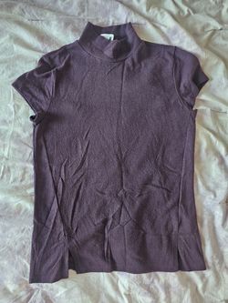 H BY BORDEAUX soft stretchy comfy turtleneck t shirt shortsleeve plum purple top