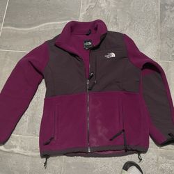 Women’s Northface Sweater 