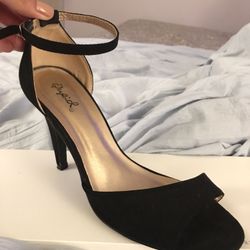 Kitten heels