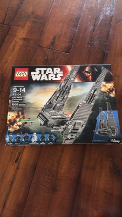 Lego Star Wars Kylo Ren’s Command Shuttle 75104