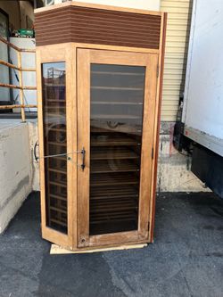 FREE Large Climate Controlled Wine Cabinet / Wine Cellar Storage Cabinet WORKS!