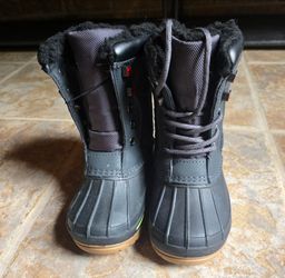 NEW Swiss Tech Kids Winter Boots – Size 8