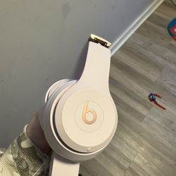 Beats Solo4 Pink