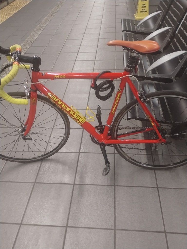 Cannondale Caad R600 Roadbike