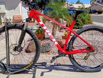 29 inch Trek Marlin 6 mountain bike