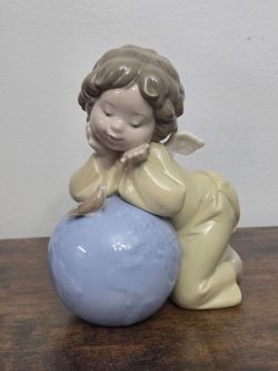 NAO by Lladro A World of Dreams