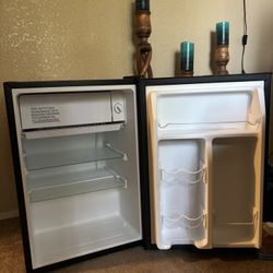 Mini Fridge /freezer