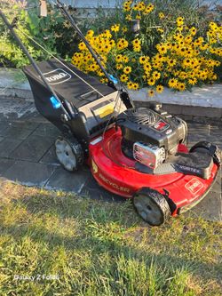 Self Propelled Lawnmower w/rear bagging attachment