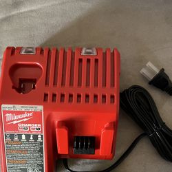 Milwaukee M18 M13 Combo Charger New