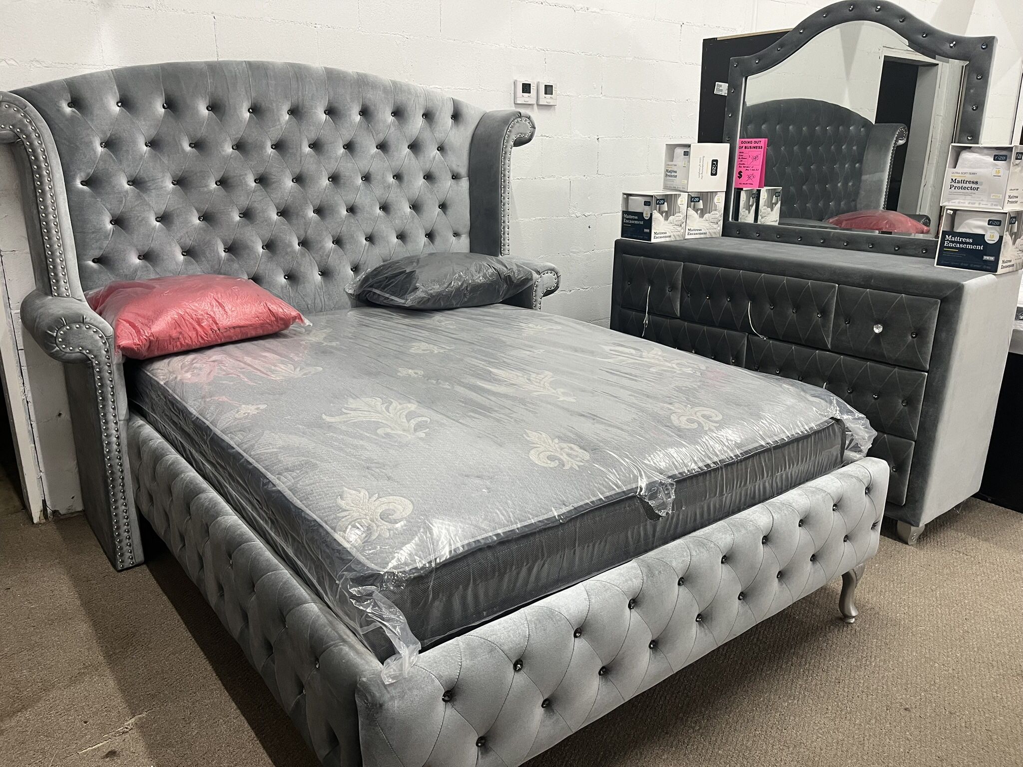 Gray Or Black Velvet Queen Bed Dresser Mirror 