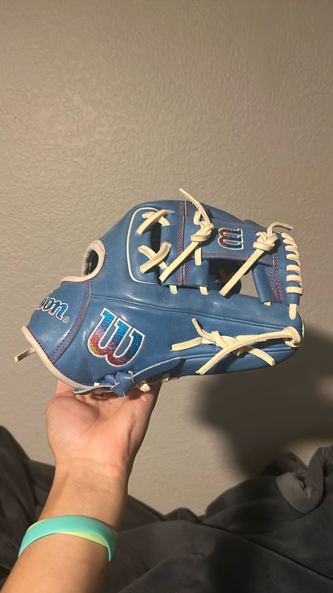 A2000 wilson autism awareness glove