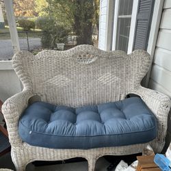 White Wicker bench And Chairs
