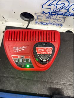 Milwaukee 2.0 AH battery for electric rachet with charger