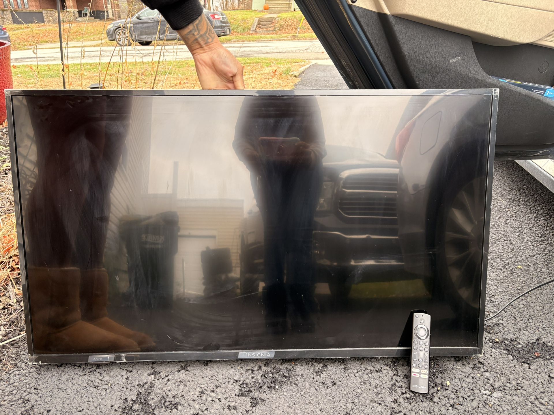 43-Inch Flat Screen TV – Good Condition