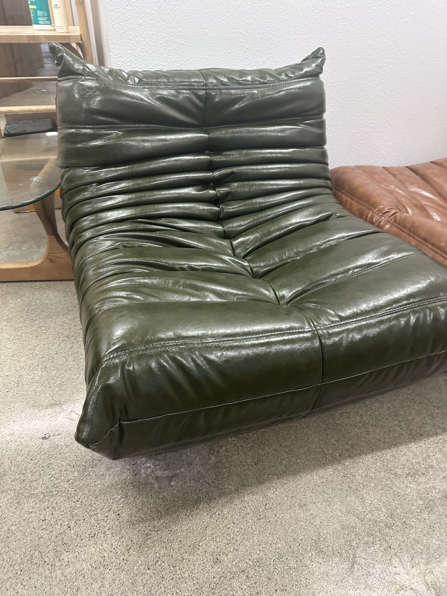 Edith Design Brand New Louvre TOGO Style Green Vintage Leather Sofa Single Seater