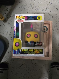 Funko Pop! Blacklight Cupcake