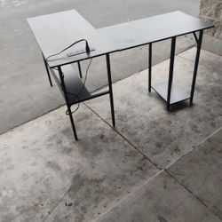 Desk  L-shape