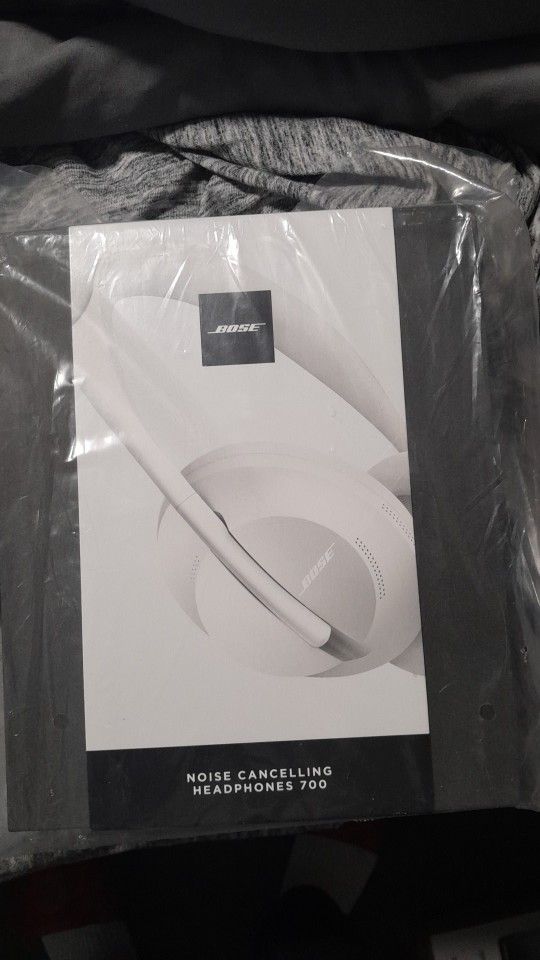 Bose Headphones Brand New First Come Get Them