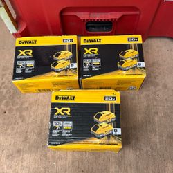 Dewalt XR power pack lithium Lon 8 ah (NEW)