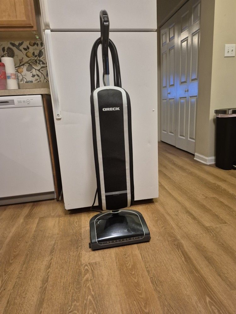 Oreck Elevate Command Vacuum  Cleaner