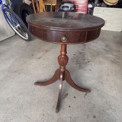 Duncan Phyfe Round Table With Drawer