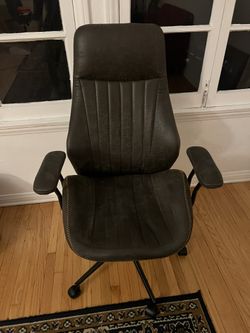 SUADE DESK CHAIR