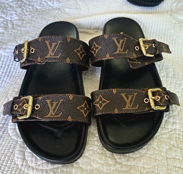 Louis Vuitton Sandals Size 7