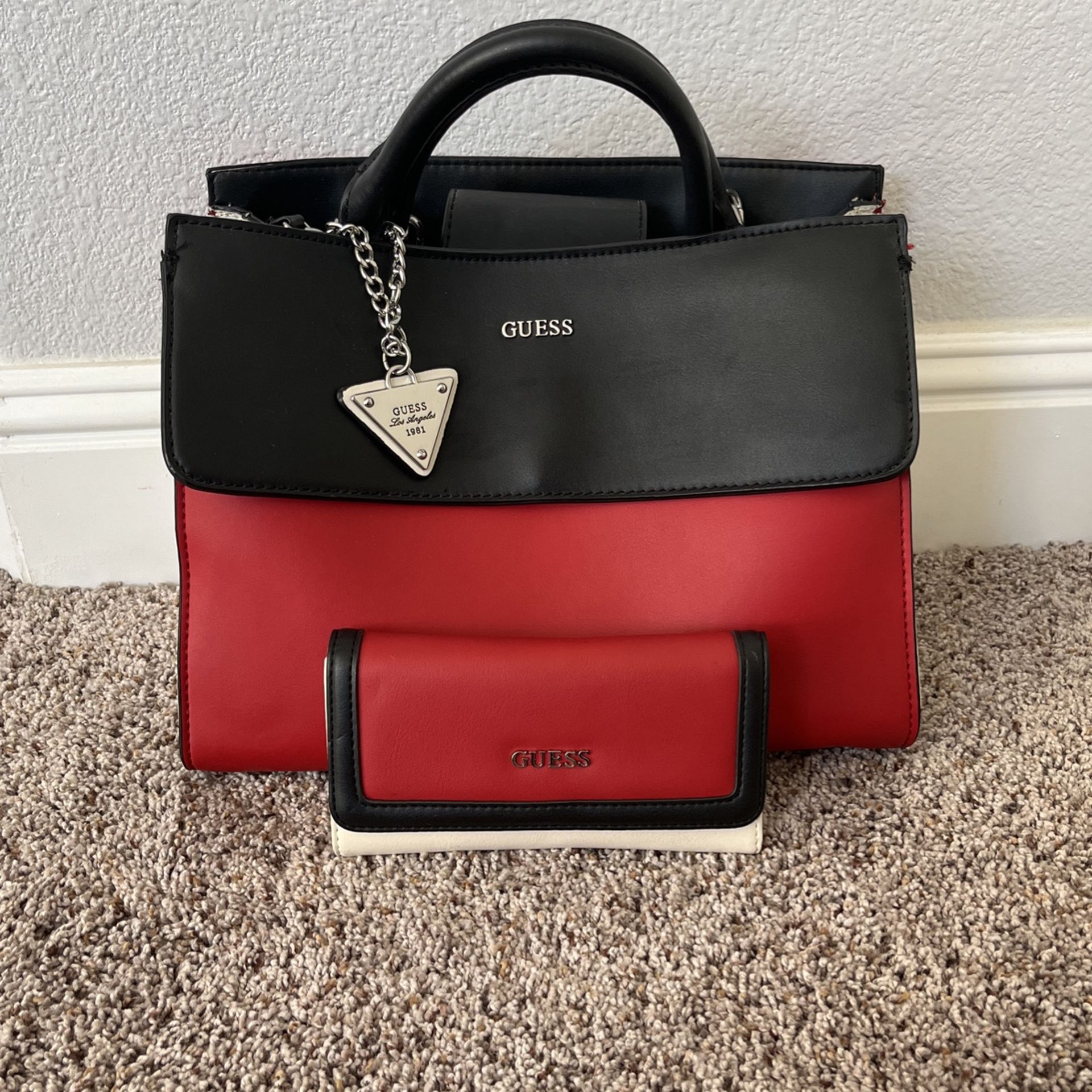 Guess Bag for Sale in Beaumont, CA OfferUp