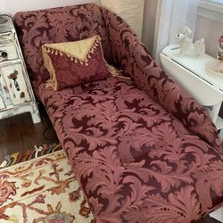 Victorian Style Fainting Couch / Chaise Lounger