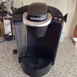 Keurig model K40 Elite Brewing System (6 Cups)