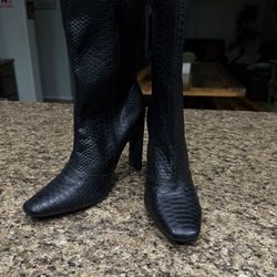 Heeled Mid Top boots