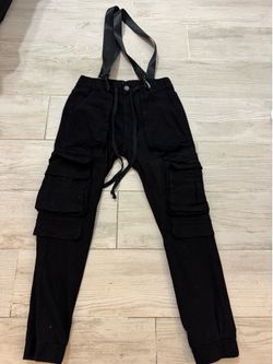Men’s black cargo joggers s