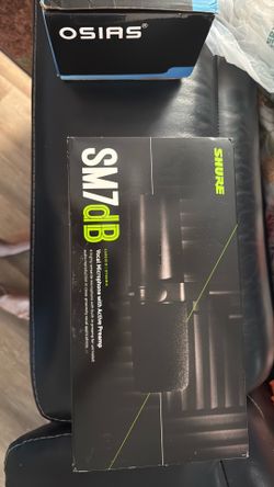 Vocal microphone with active preamp