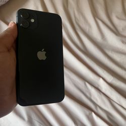 iPhone 11 128GB - Amazing Condition 